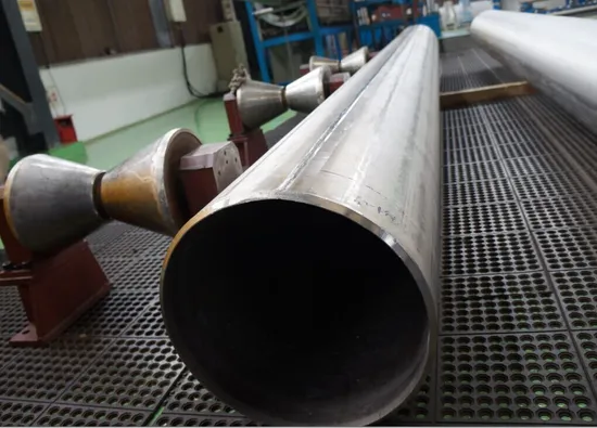 Tubo soldado de titanio de gran diámetro exterior con una costura de soldadura longitudinal