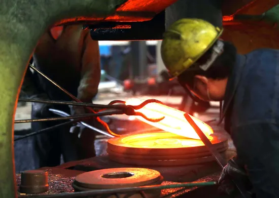 Piezas forjadas en caliente, acero al carbono, aluminio, acero, titanio, eje/anillo/mecanizado CNC, piezas forjadas para piezas de automóvil OEM